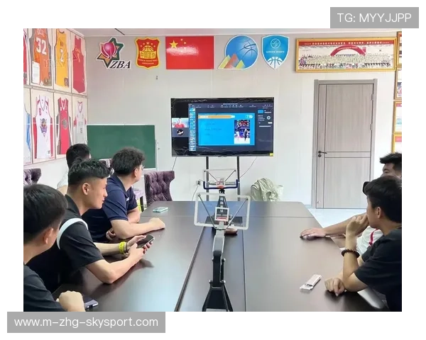 篮球学院加强青训教练员的实战教学与研究能力，篮球教练员培训内容